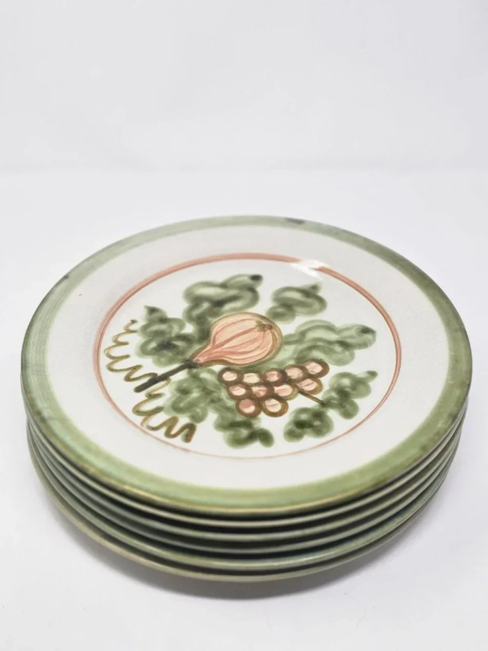 John B Taylor Louisville Stoneware Harvest Pear and Grapes 10 inch Set of 6 Plat